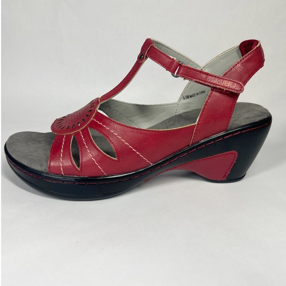 JBU Daisy Wedge Sandals T-Strap Cutout Wedge Comfort Casual Red Size 9.5M‎ work - Picture 1 of 12